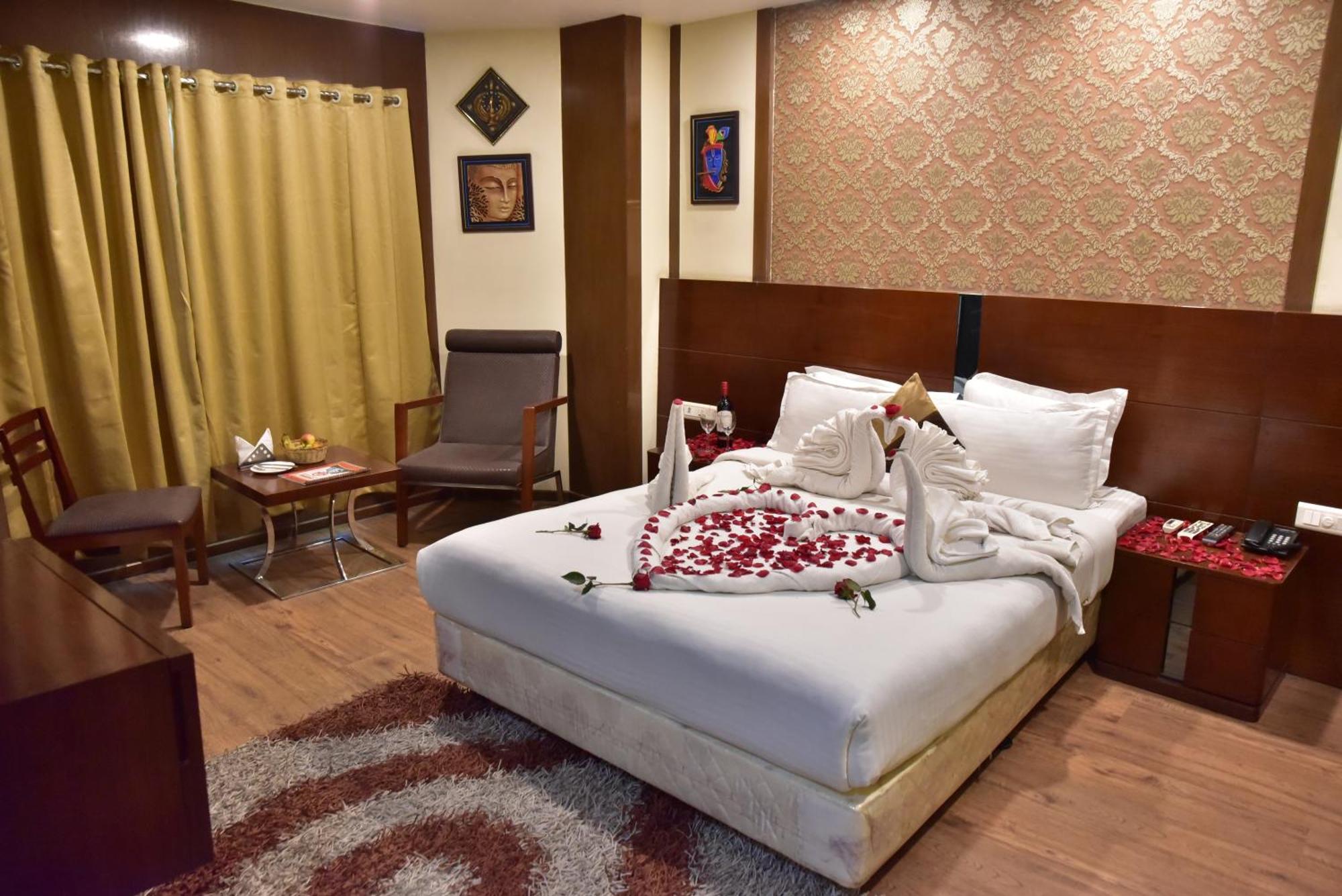 Kalyani Hotel Ambassador Chocolate Inn מראה חיצוני תמונה