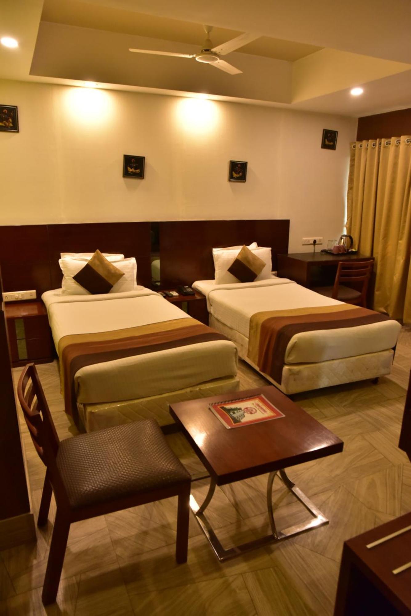 Kalyani Hotel Ambassador Chocolate Inn מראה חיצוני תמונה