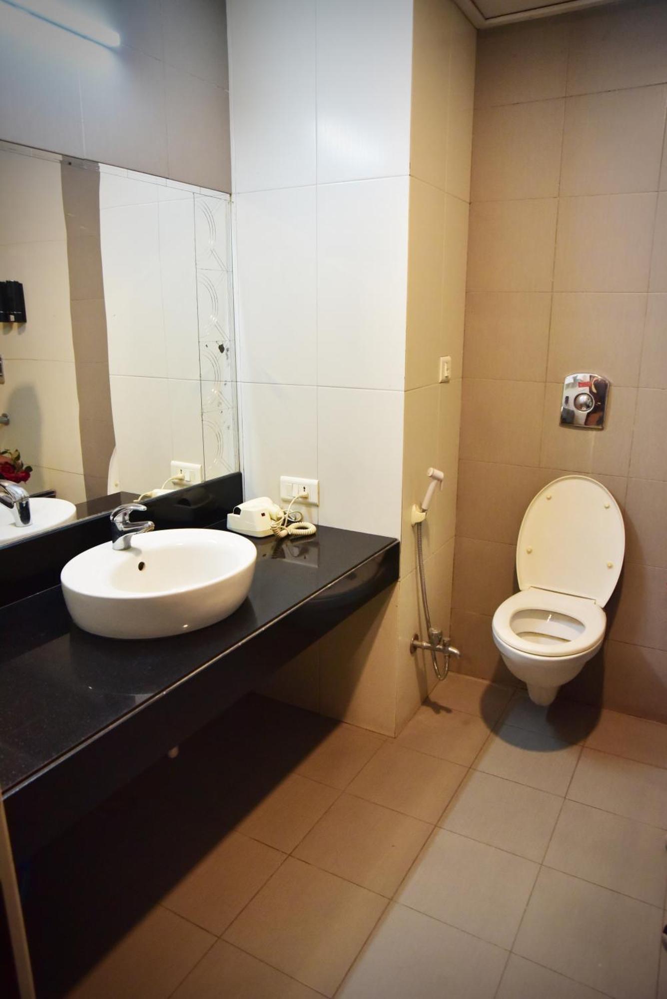 Kalyani Hotel Ambassador Chocolate Inn מראה חיצוני תמונה