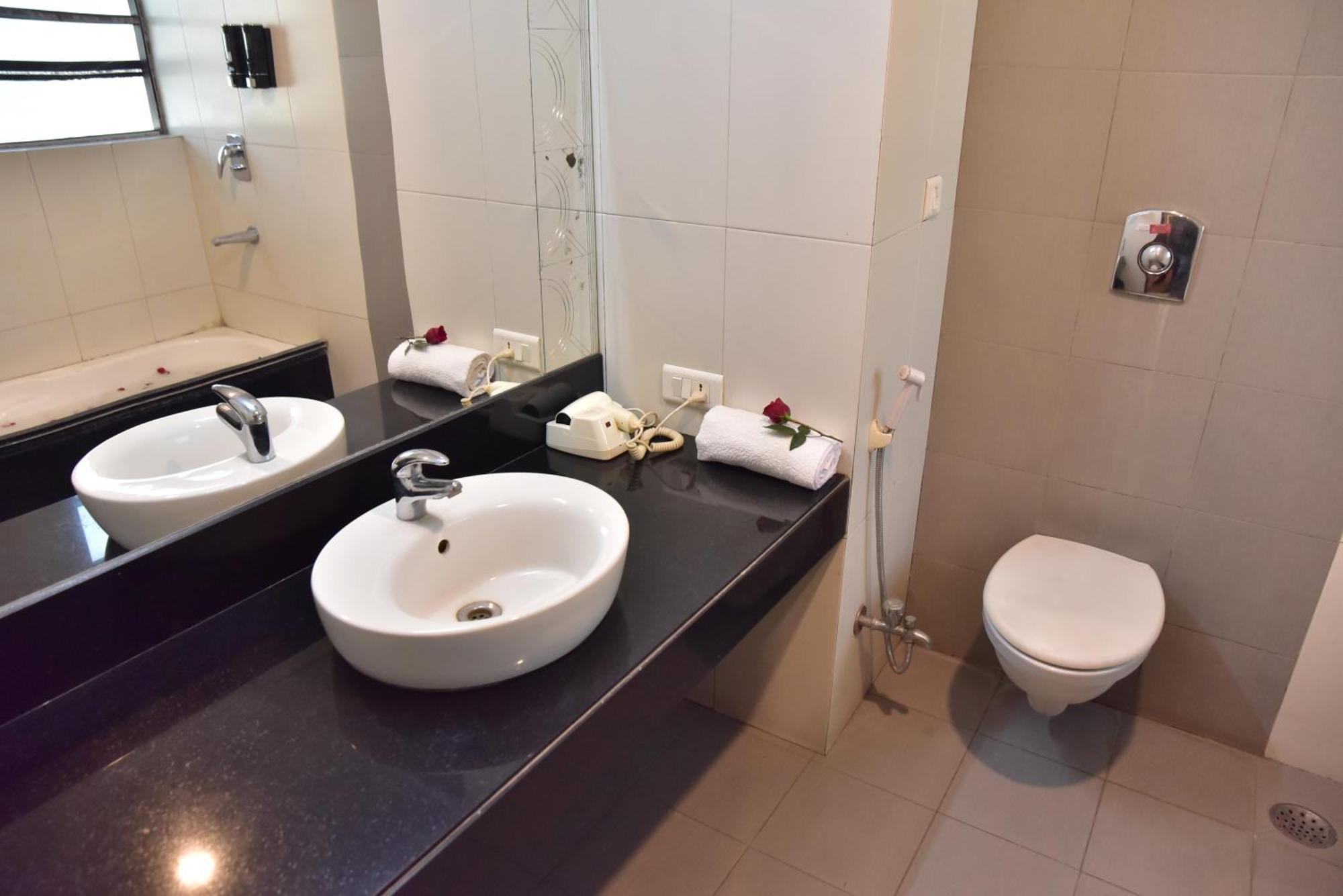 Kalyani Hotel Ambassador Chocolate Inn מראה חיצוני תמונה